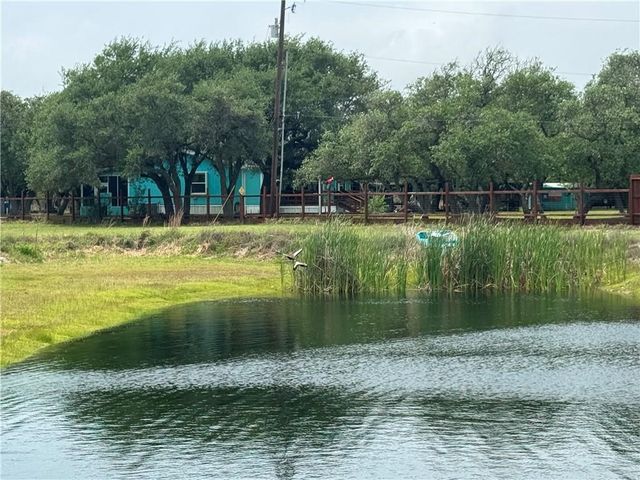 1431 W 12th St, Rockport, TX 78382