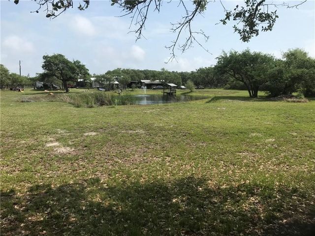 1431 W 12th St, Rockport, TX 78382