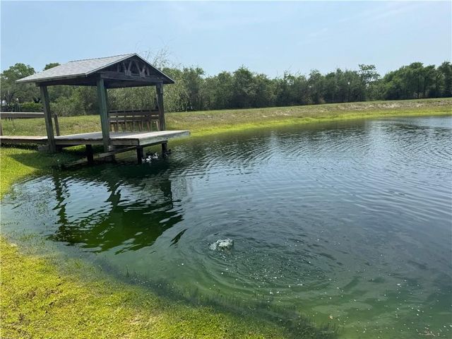 1431 W 12th St, Rockport, TX 78382