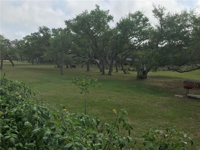 1431 W 12th St, Rockport, TX 78382