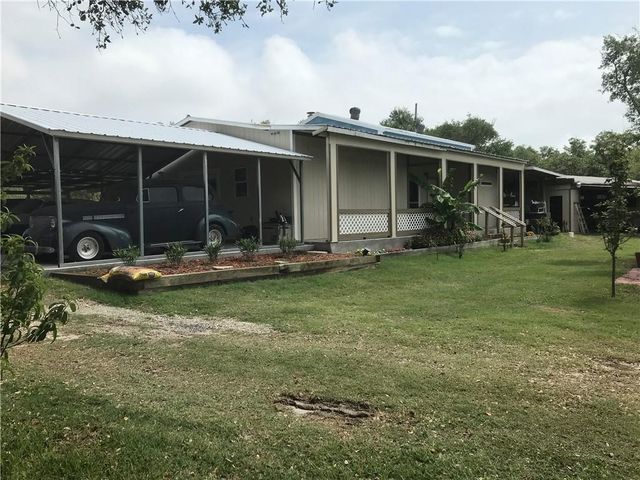 1431 W 12th St, Rockport, TX 78382