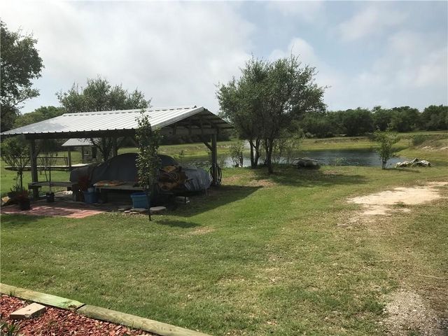 1431 W 12th St, Rockport, TX 78382
