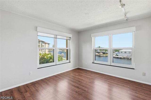 4015 SE 20th PL 301, Cape Coral, FL 33904