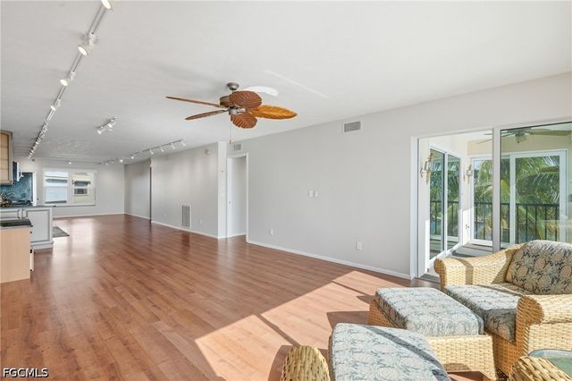 4015 SE 20th PL 301, Cape Coral, FL 33904