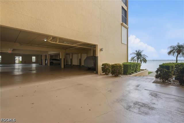 4015 SE 20th PL 301, Cape Coral, FL 33904