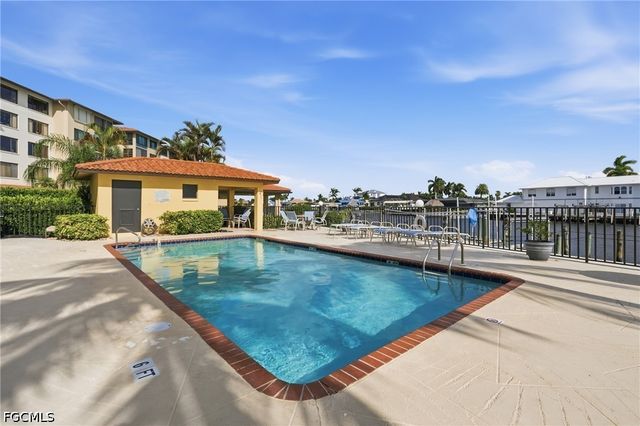 4015 SE 20th PL 301, Cape Coral, FL 33904
