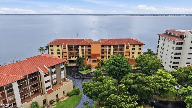 4015 SE 20th PL 301, Cape Coral, FL 33904
