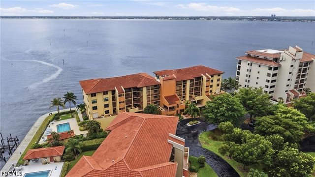 4015 SE 20th PL 301, Cape Coral, FL 33904