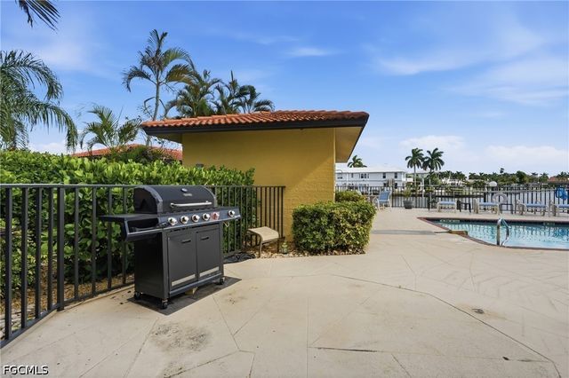 4015 SE 20th PL 301, Cape Coral, FL 33904