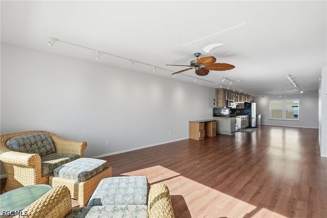 4015 SE 20th PL 301, Cape Coral, FL 33904