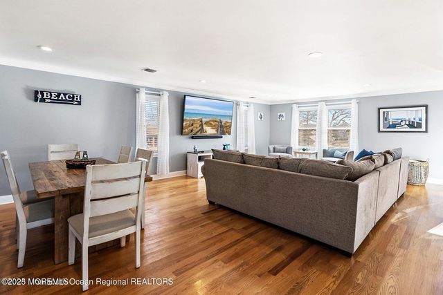 32 Niblick Street, Point Pleasant Beach, NJ 08742