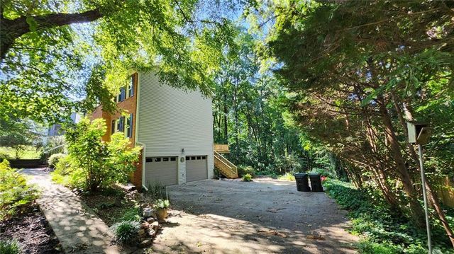 260 Farm Track, Roswell, GA 30075