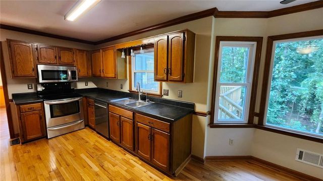260 Farm Track, Roswell, GA 30075