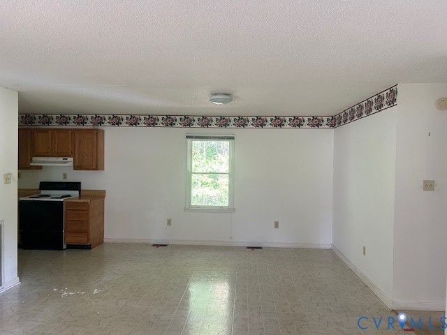 331 Pettus St, South Hill, VA 23970