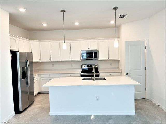 2611 Scarlet WAY, Naples, FL 34120