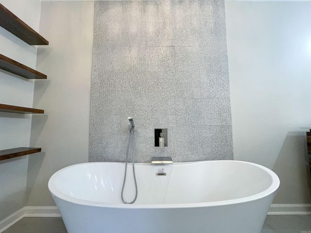 1910 Amy Lane, White Hall, AR 71602