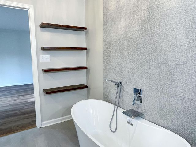 1910 Amy Lane, White Hall, AR 71602