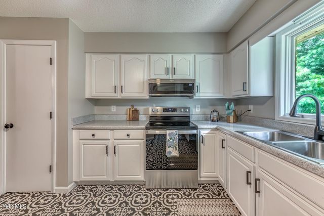 2509 East Lakeview Drive Apt 8, Johnson City, TN 37601