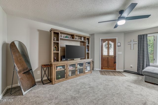 2509 East Lakeview Drive Apt 8, Johnson City, TN 37601