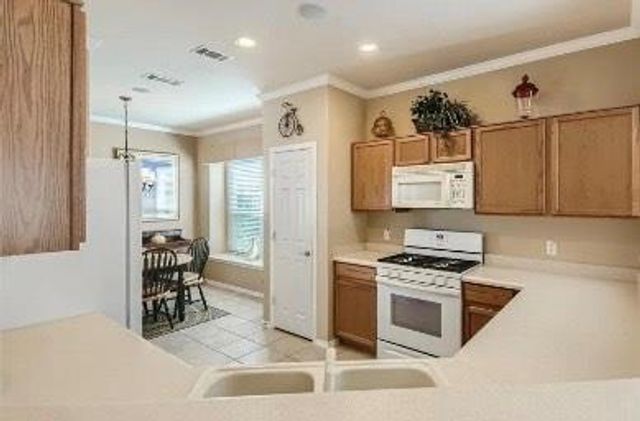 340 PORTSMOUTH DR, Georgetown, TX 78633