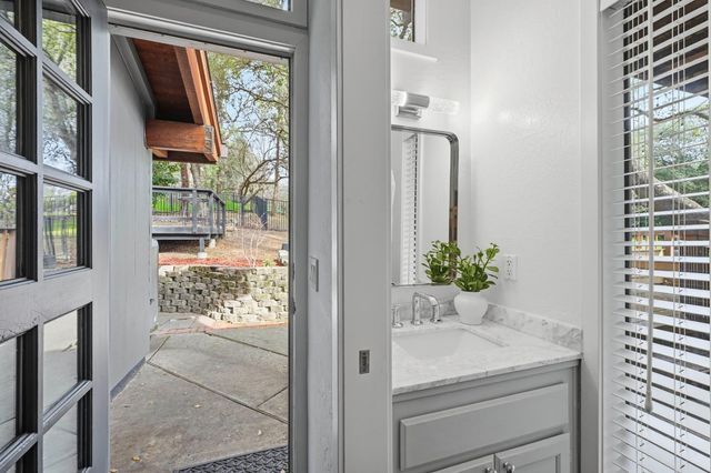 6699 Oak Hill Dr, Granite Bay, CA 95746