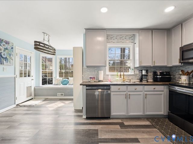 7907 Waterman Ln, Chesterfield, VA 23832