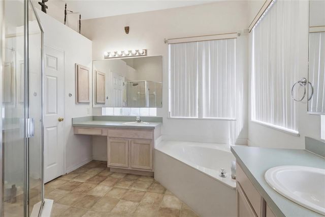 204 GOLF COURSE PARKWAY, Davenport, FL 33837