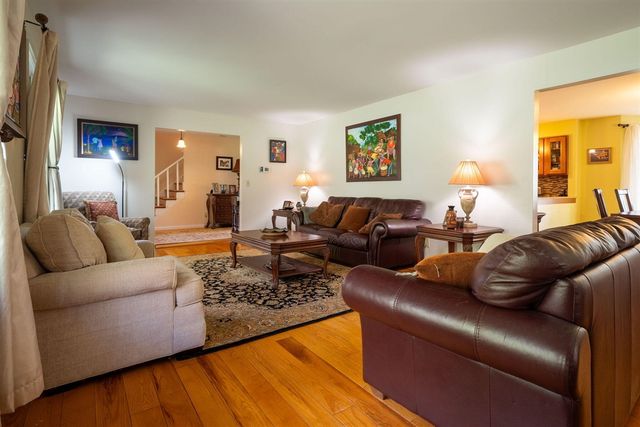 2551 Riveredge Drive, Grand Rapids, MI 49546