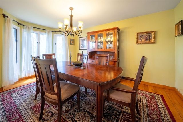 2551 Riveredge Drive, Grand Rapids, MI 49546
