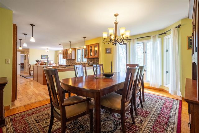 2551 Riveredge Drive, Grand Rapids, MI 49546