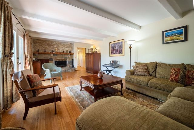 2551 Riveredge Drive, Grand Rapids, MI 49546
