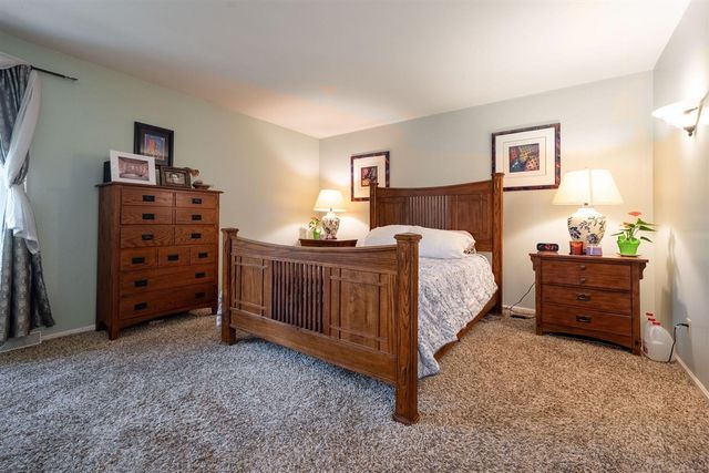 2551 Riveredge Drive, Grand Rapids, MI 49546
