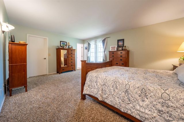 2551 Riveredge Drive, Grand Rapids, MI 49546