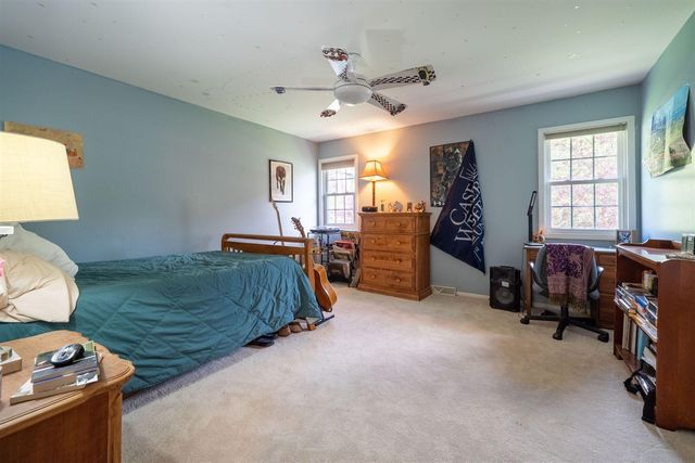 2551 Riveredge Drive, Grand Rapids, MI 49546