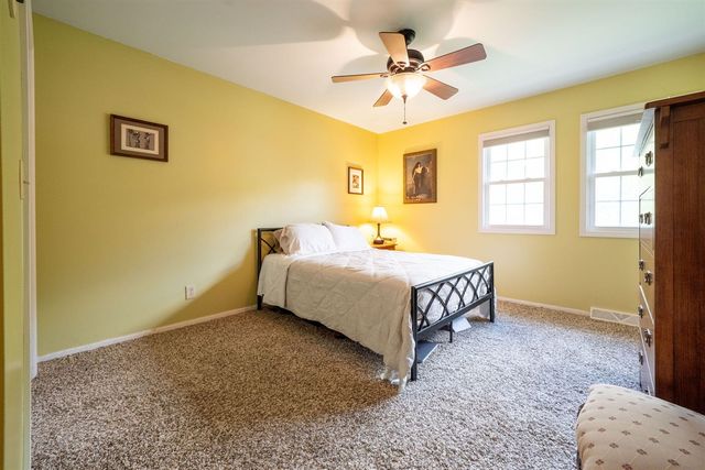 2551 Riveredge Drive, Grand Rapids, MI 49546