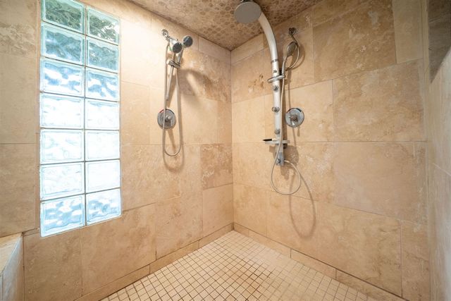 2551 Riveredge Drive, Grand Rapids, MI 49546