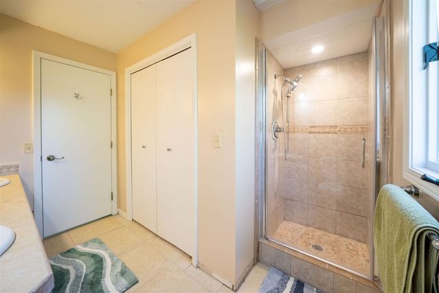 2551 Riveredge Drive, Grand Rapids, MI 49546
