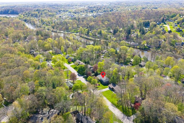 2551 Riveredge Drive, Grand Rapids, MI 49546