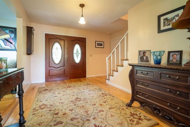 2551 Riveredge Drive, Grand Rapids, MI 49546