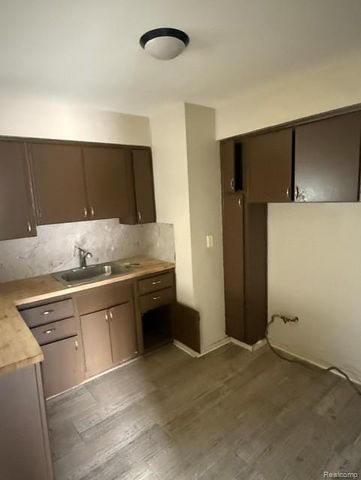 17274 Bentler Street 45, Detroit, MI 48219