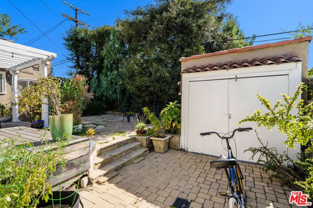 106 N Ridgewood Place, Los Angeles, CA 90004