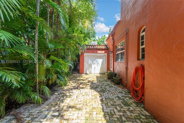 629 Altara Ave, Coral Gables, FL 33146