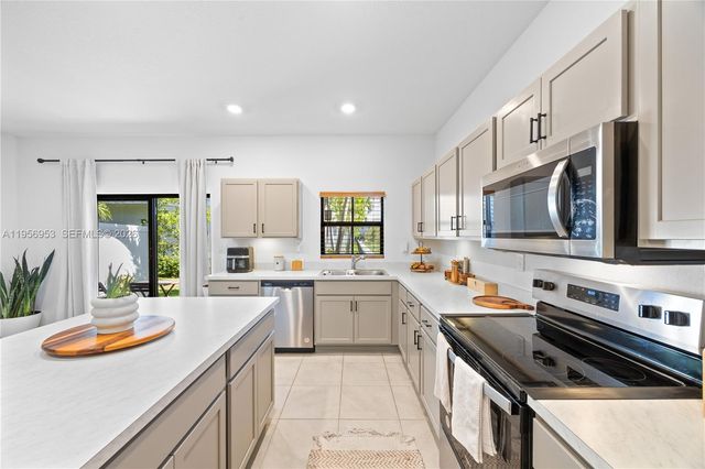 369 NW 8th Court, Pompano Beach, FL 33060