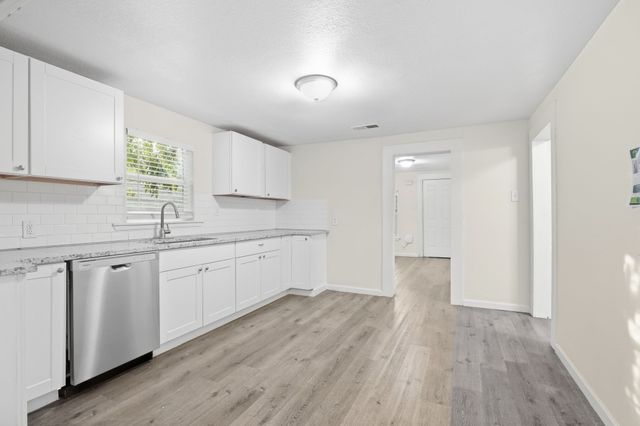 5728 Kilpatrick Avenue, Fort Worth, TX 76107