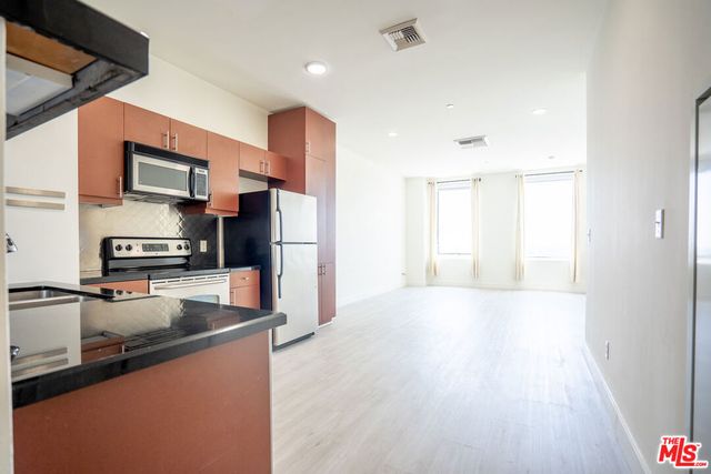 3810 Wilshire Boulevard 1209, Los Angeles, CA 90010