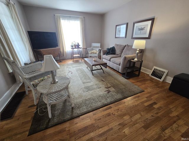 1109 S Van Buren Street, Auburn, IN 46706