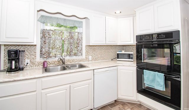 1109 S Van Buren Street, Auburn, IN 46706