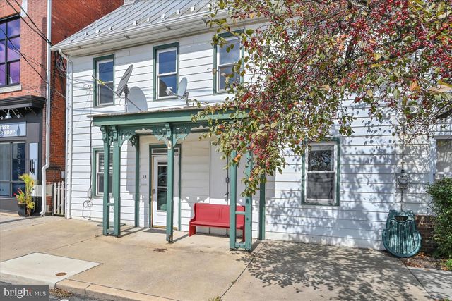 15 W MARKET ST, Jonestown, PA 17038