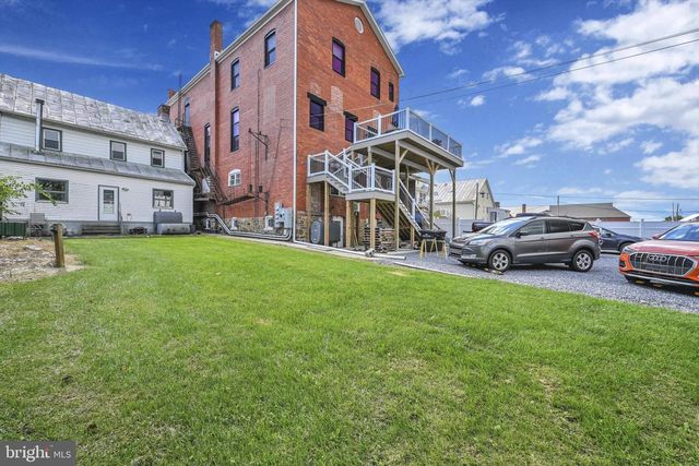 15 W MARKET ST, Jonestown, PA 17038