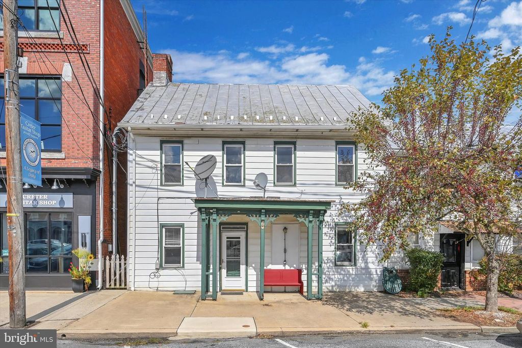 15 W MARKET ST, Jonestown, PA 17038